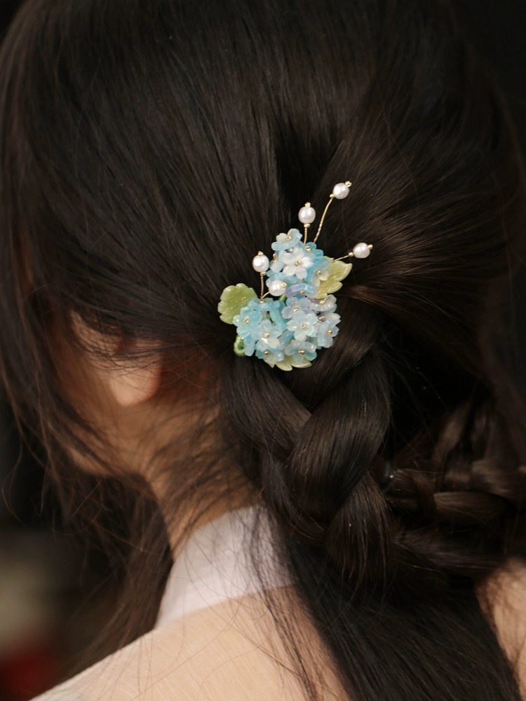 Blue hydrangea hair comb - Image 2