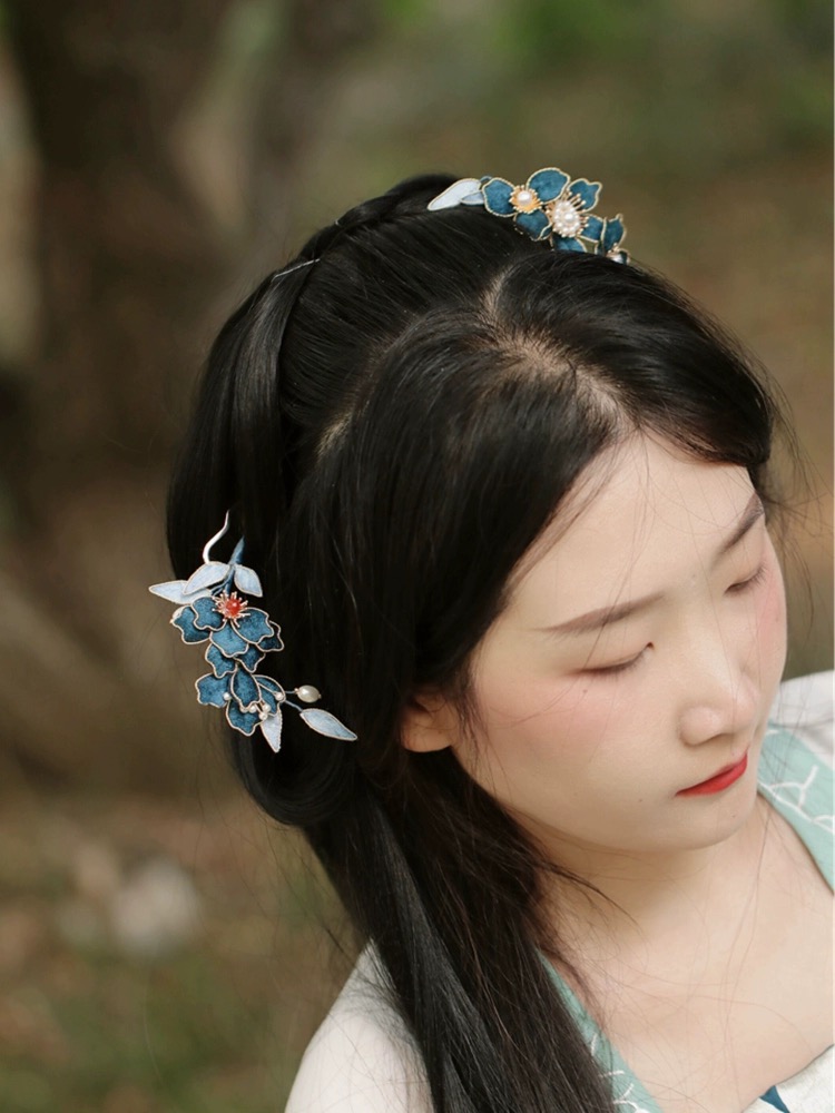 Blue velvet flowers hairpin - Image 3