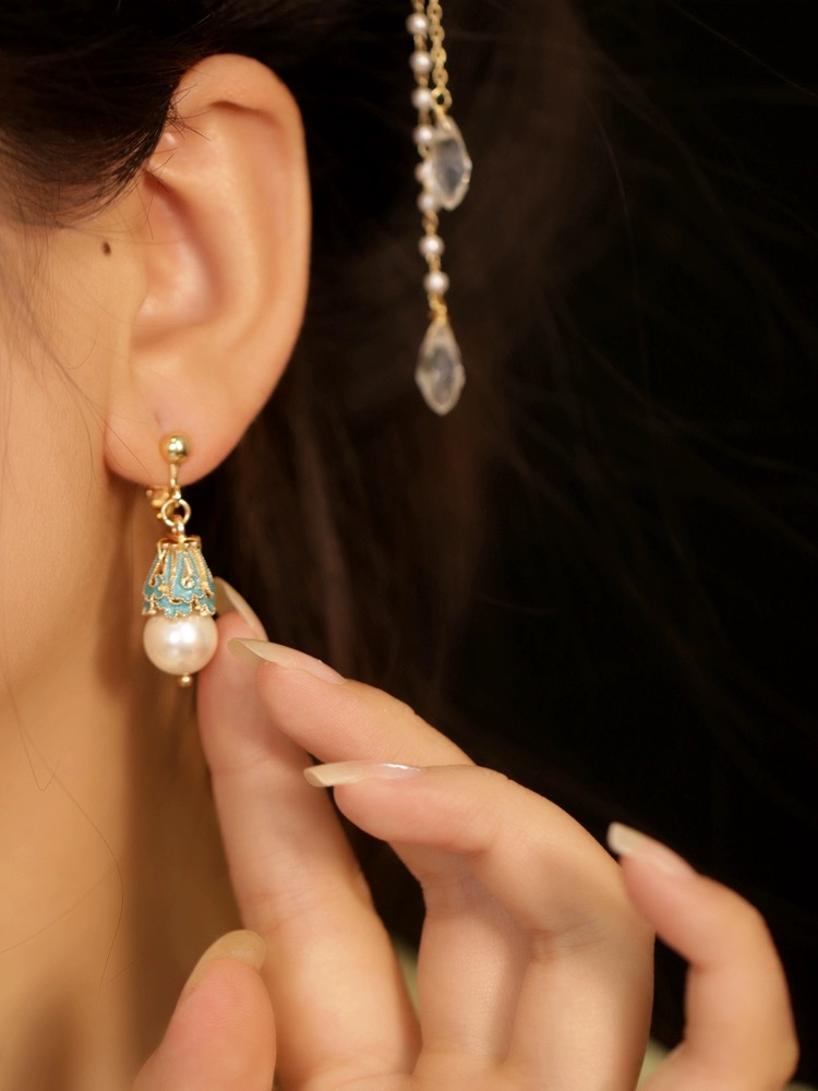 Enamel pearl earrings - Image 2