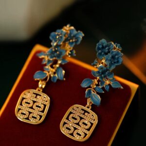 Courtly Style Earrings--Fortune