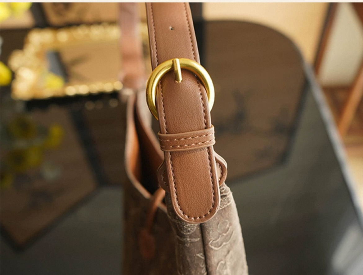Guangdong Gauze Shoulder Bag with Oracle Bone Script - Image 4